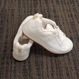 DC skate sneakers